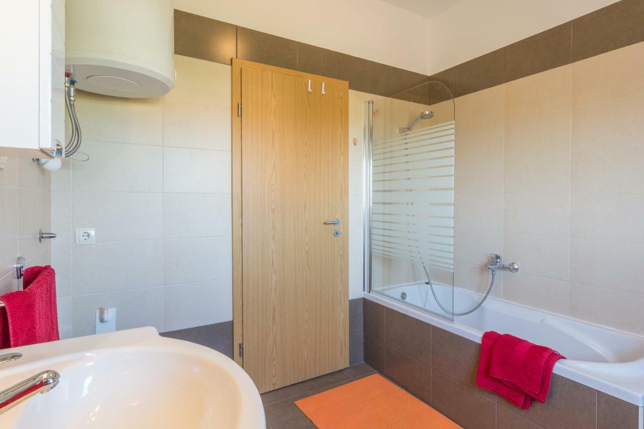 Apartments Lotus Sukošan المظهر الخارجي الصورة