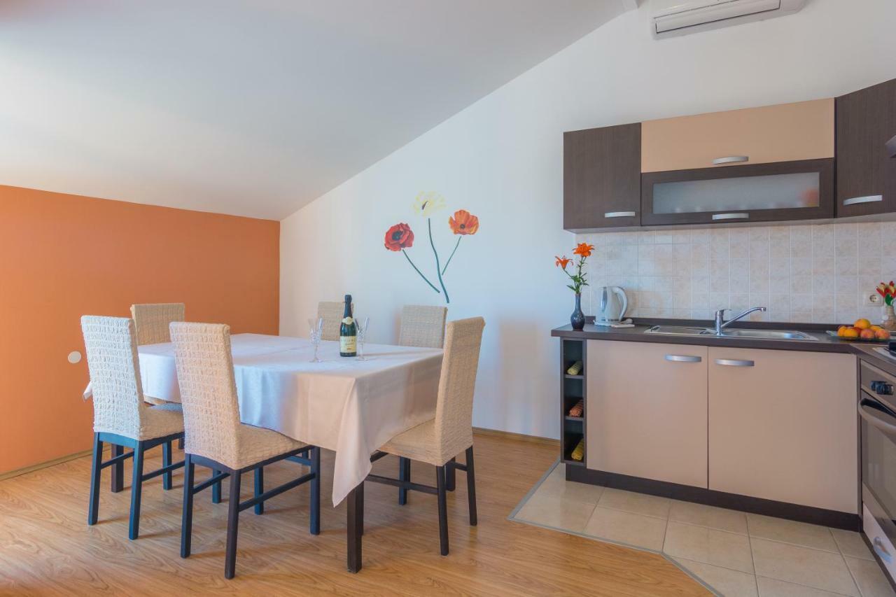 Apartments Lotus Sukošan المظهر الخارجي الصورة