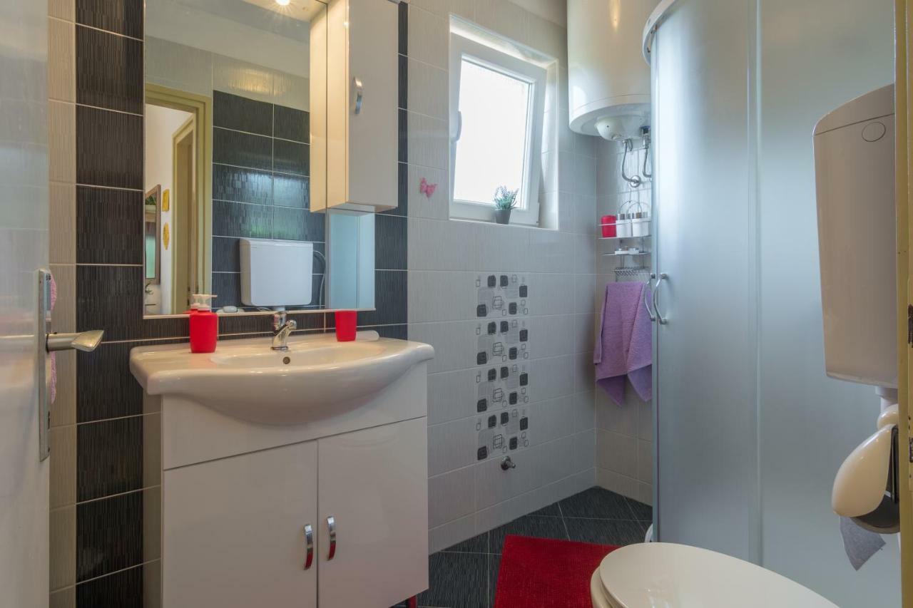Apartments Lotus Sukošan المظهر الخارجي الصورة