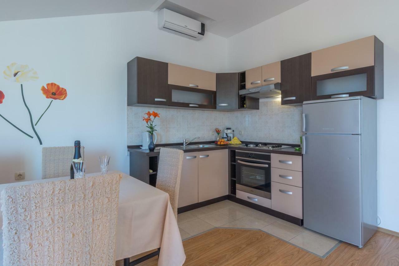 Apartments Lotus Sukošan المظهر الخارجي الصورة
